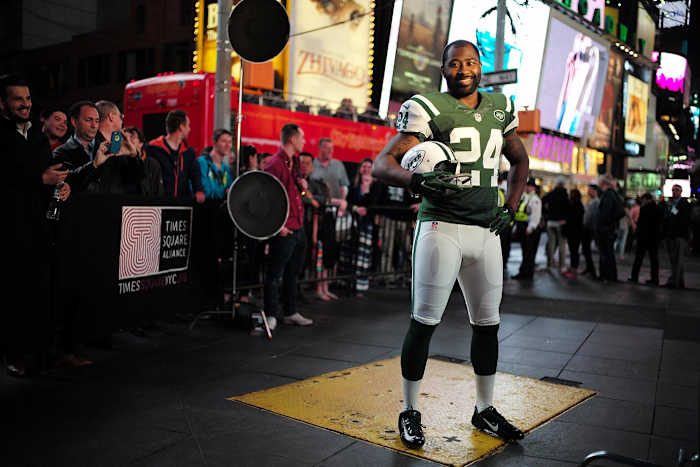 darrelle-revis-X159579_TK1_814.jpg